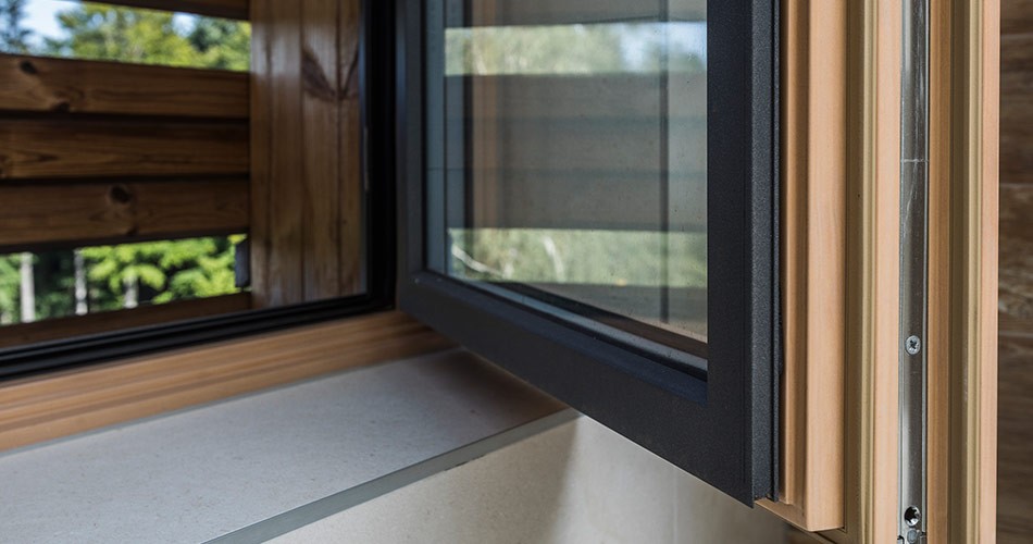 Деревянно-алюминиевые окна в дом от компании ITALUX