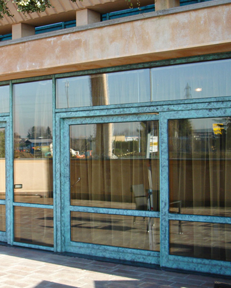 Фасадная оконная конструкция из бронзы FD-bronze